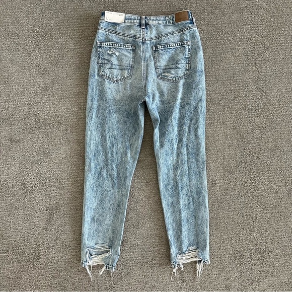 American Eagle Comfort Stretch Waistband Mom Jean Light Destroy Wash Size 4 - Picture 5 of 8